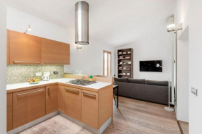 Modern Colosseum Flat